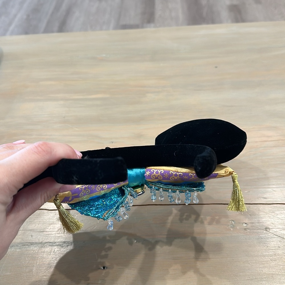 Magic Carpet Minnie Ears - Picture 6 of 7